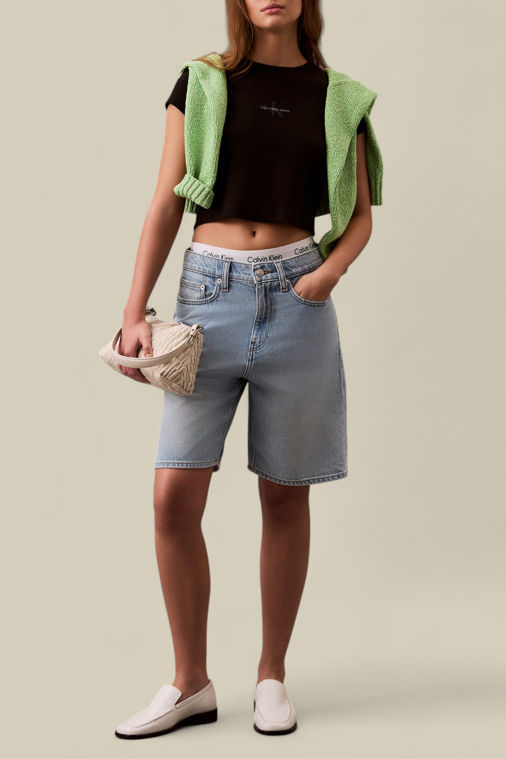 תמונת כל הלוק של חולצת בייבי טי